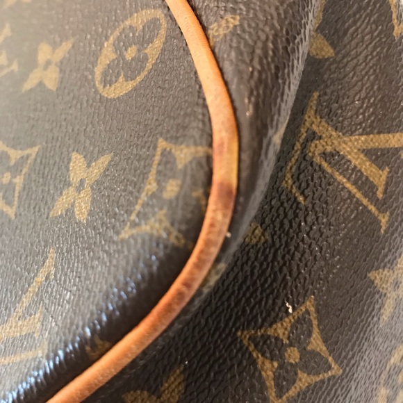 Louis Vuitton Monogram Palermo GM Handbag. - Picture 6 of 8